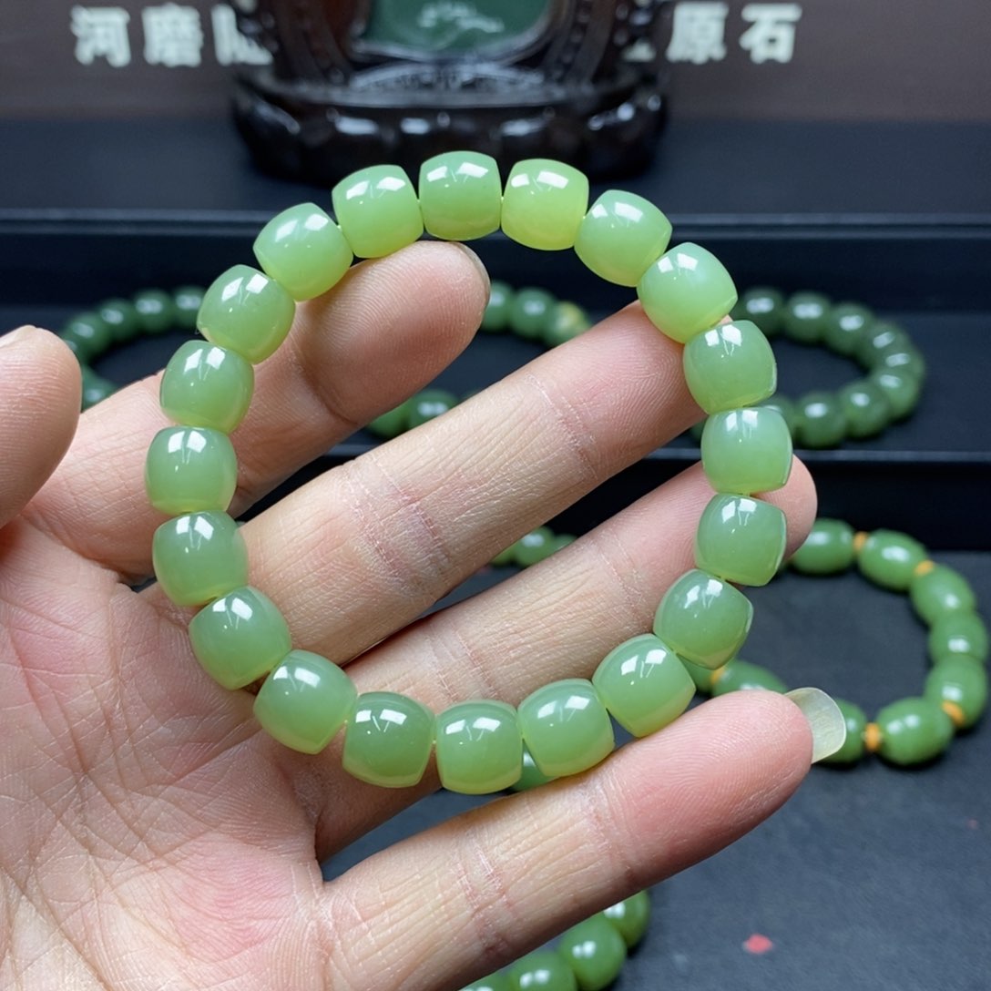 岫岩老玉（透闪石质玉）手链未镶嵌