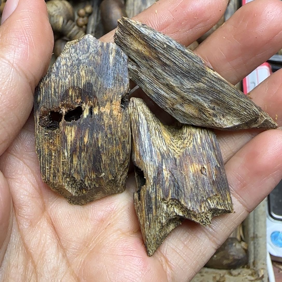 T***k沉香沉香碎屑沉香原汁原味