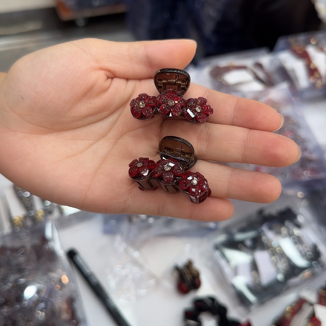 布艺非金属X14红色花朵小抓夹2个