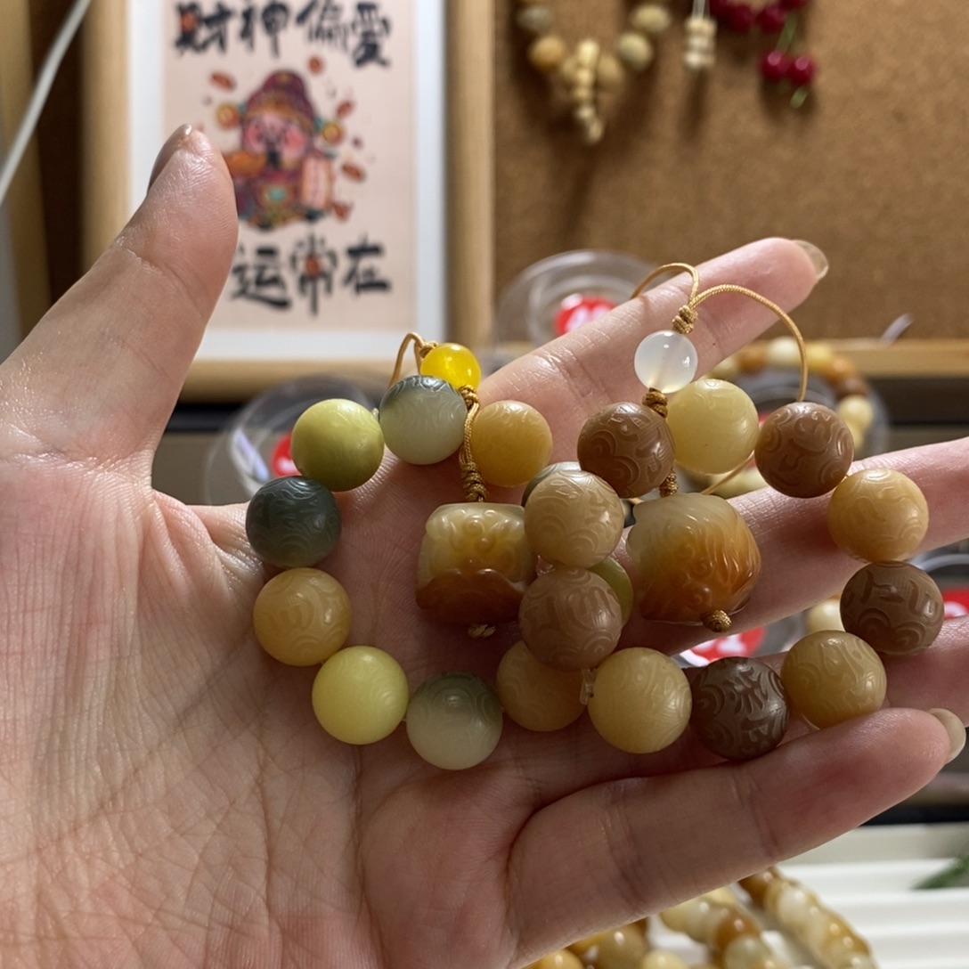 吊坠白玉菩提六字真言
