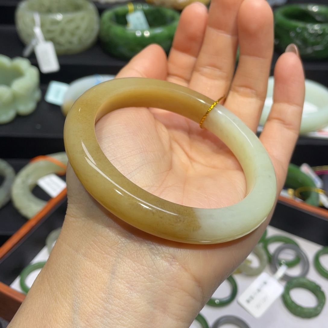 和田玉手镯57+圈口 编号102未镶嵌