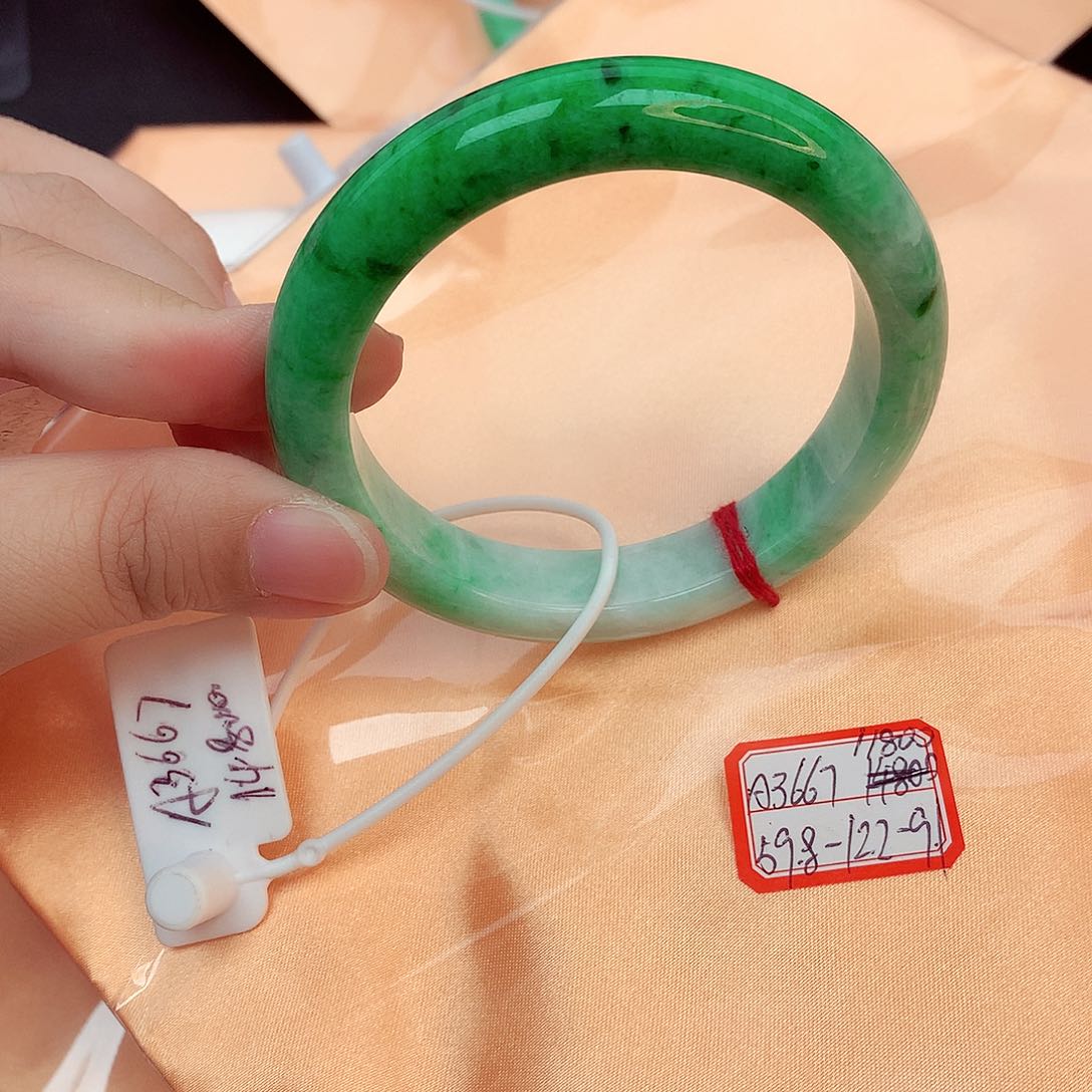 翡翠未镶嵌手镯缅甸翡翠