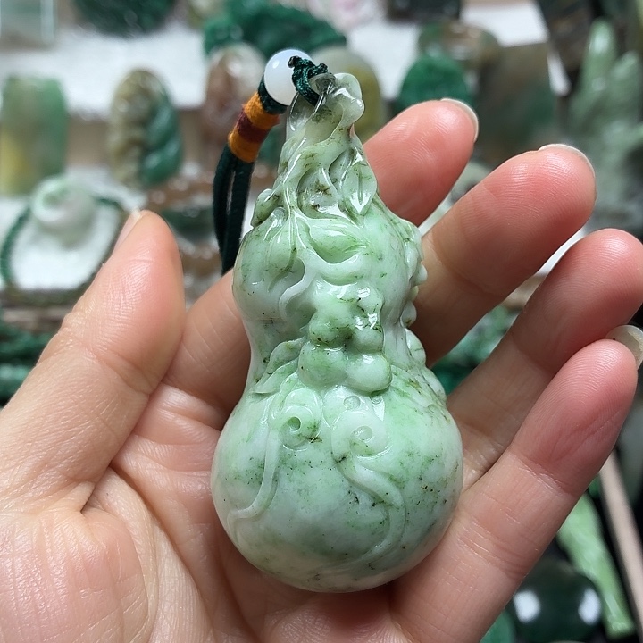 独山玉未镶嵌吊坠