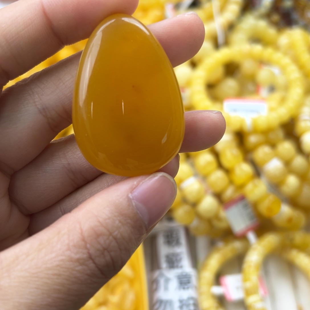 琥珀珠宝奇石未镶嵌