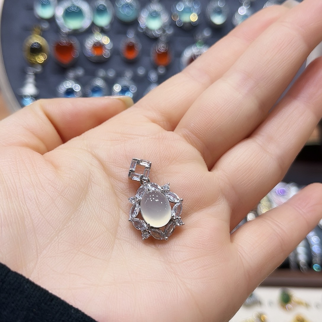 蛇纹石玉银S925镶嵌颈饰