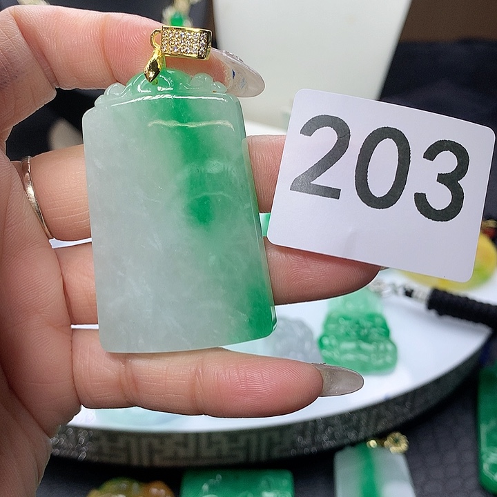 翡翠吊坠(不含链)未镶嵌