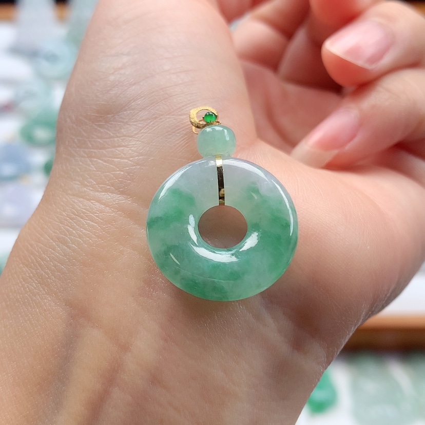 【闪购商品】翡翠吊坠(赠链)18K金镶嵌