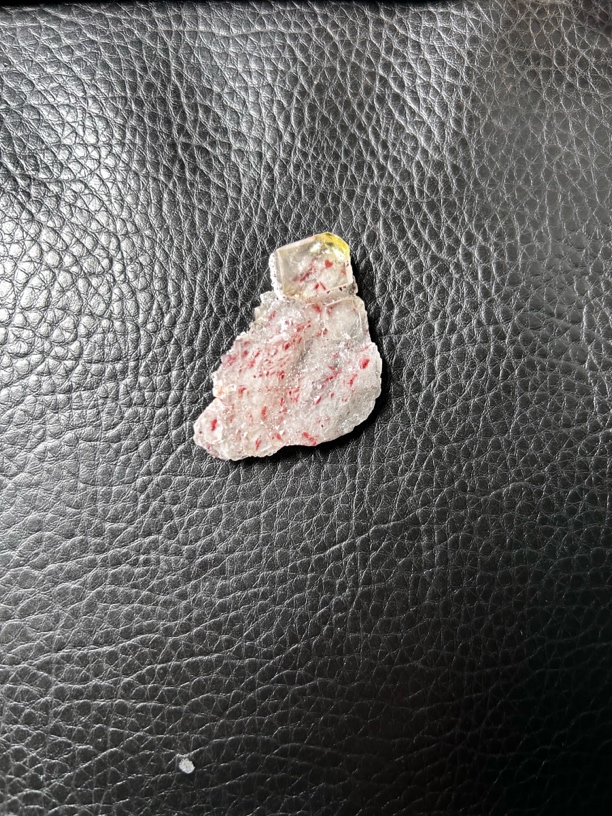 天然辰砂天然晶体朱砂吊坠