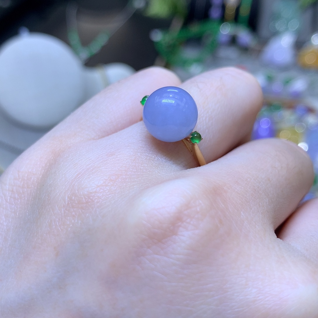 颈饰18K金镶嵌翡翠