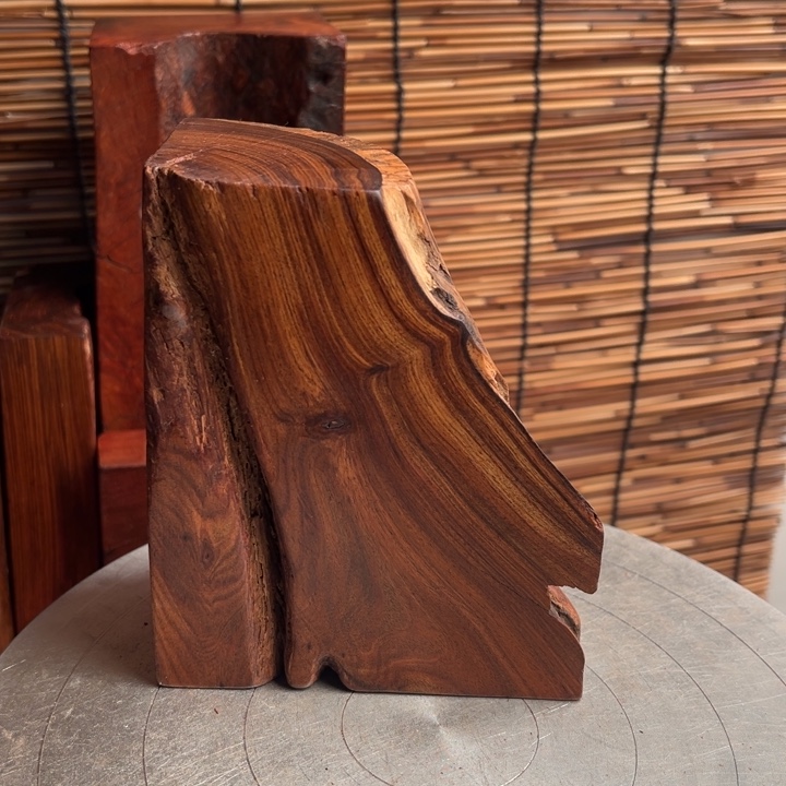 好***佑大叶紫檀（黑酸枝木类）