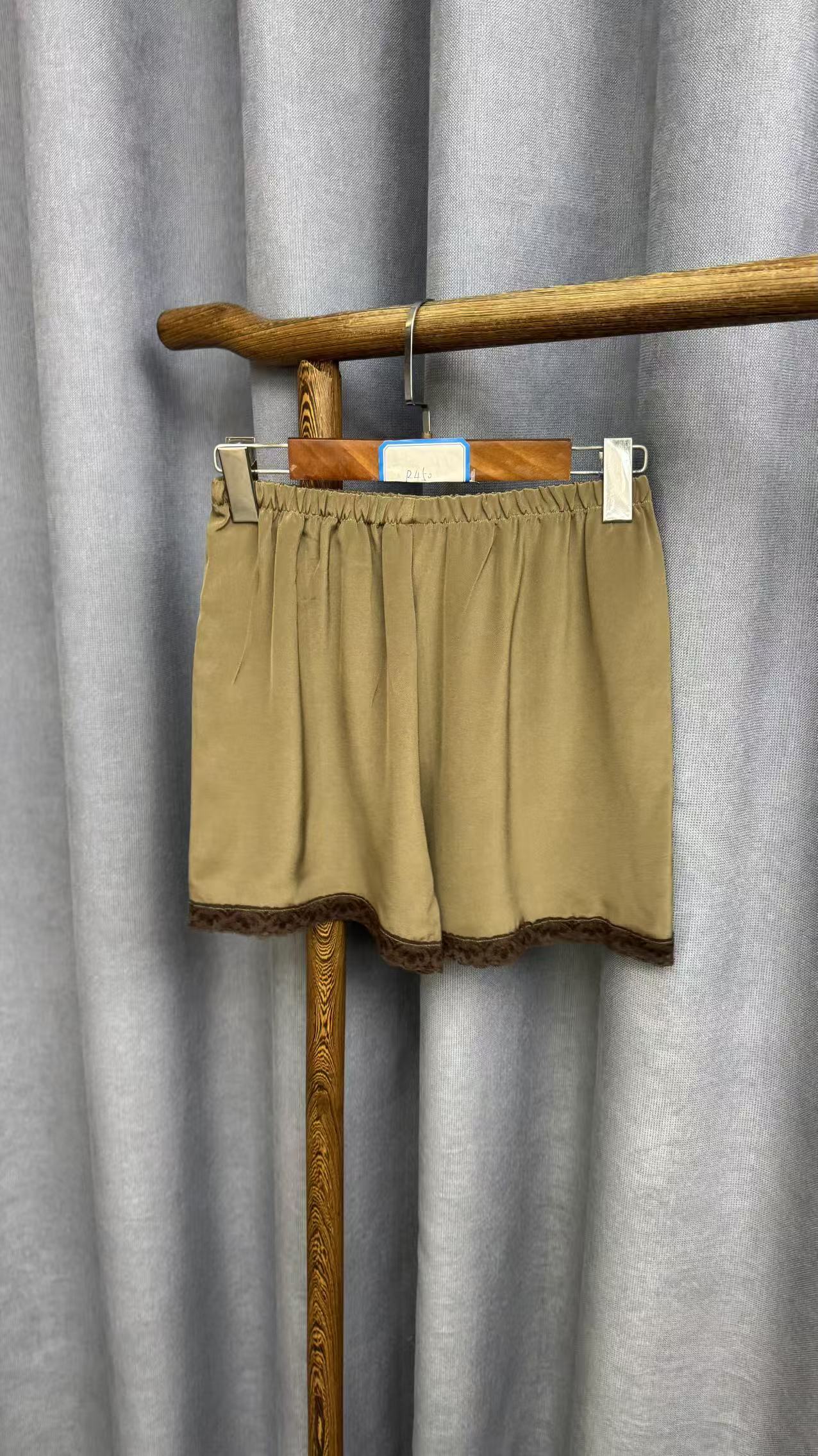 夏季新款时尚休闲桑蚕丝居家打底短裤R450