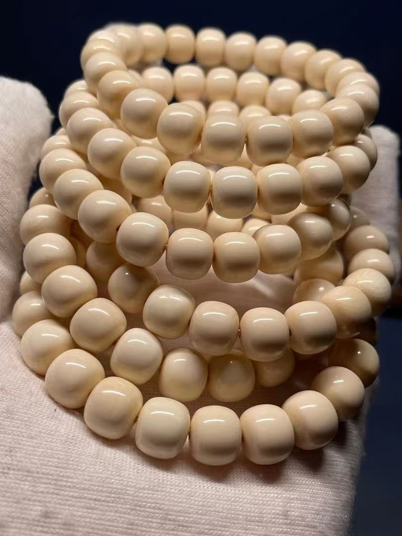 (国庆专属价)天然猛犸象牙老型5A天花板10*9单圈手串S0005