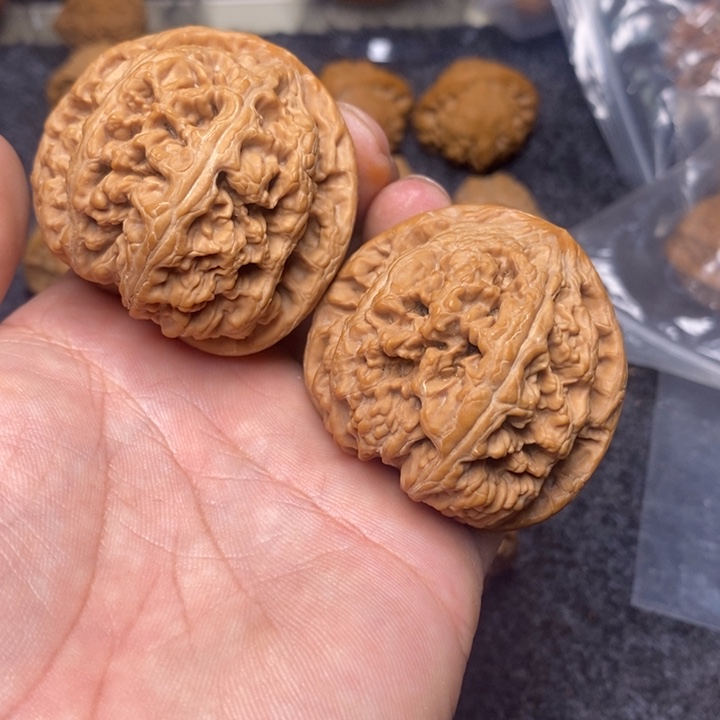 吊坠文玩核桃49大粗筋