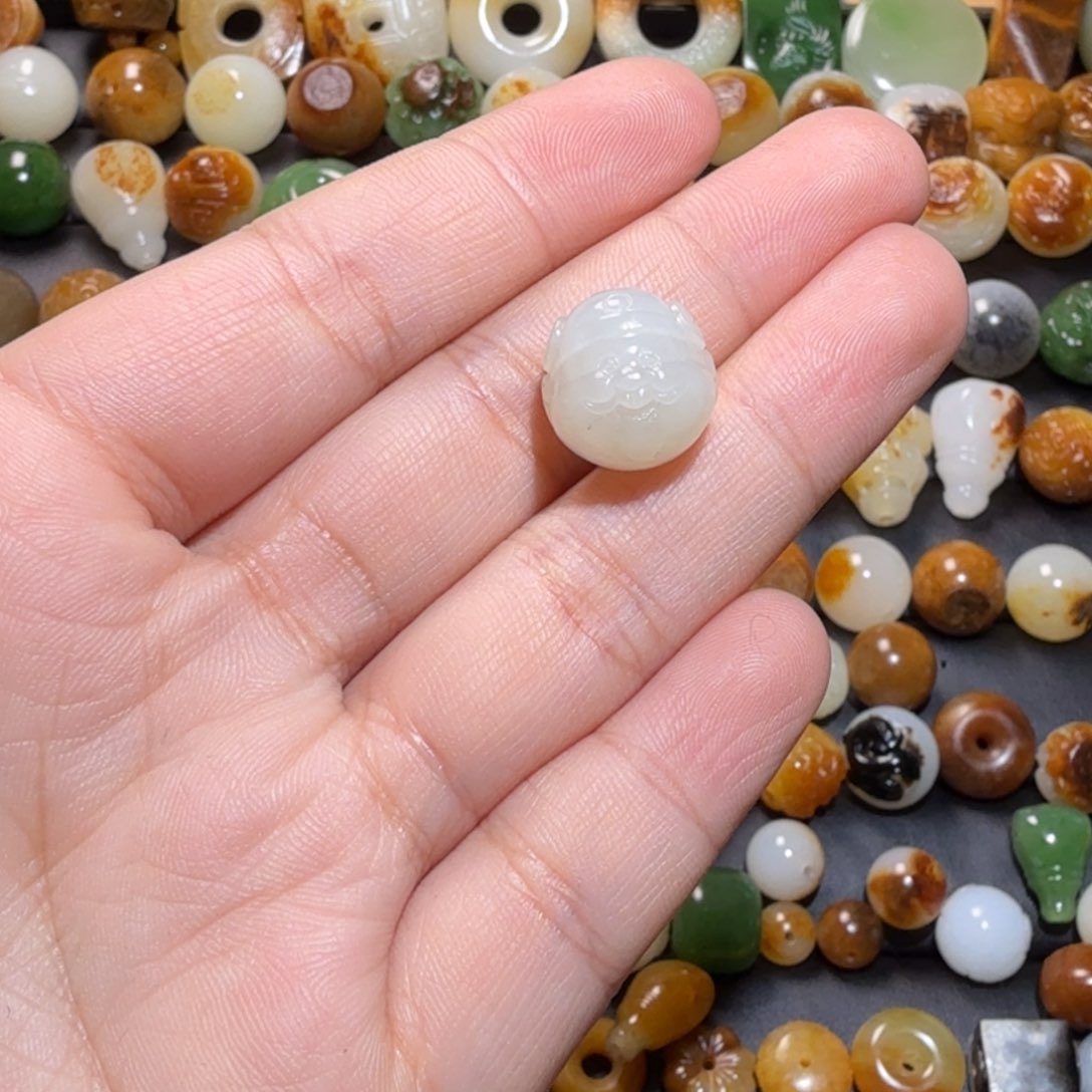 和田玉配饰未镶嵌石****子