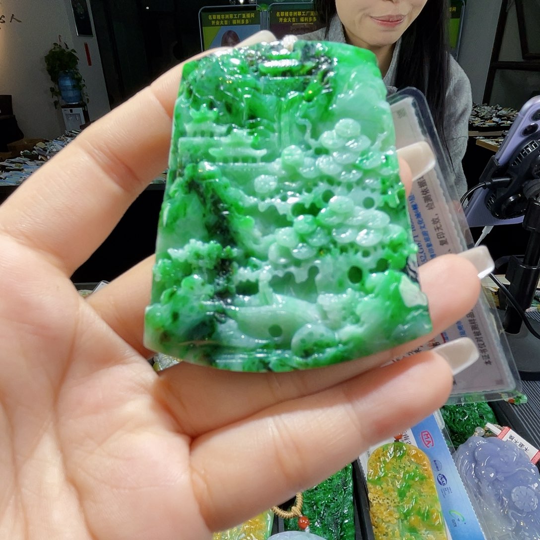 颈饰未镶嵌翡翠一