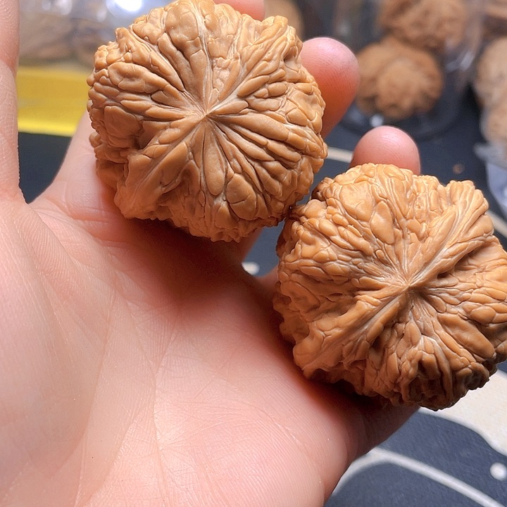 文玩核桃吊坠闷墩子一对