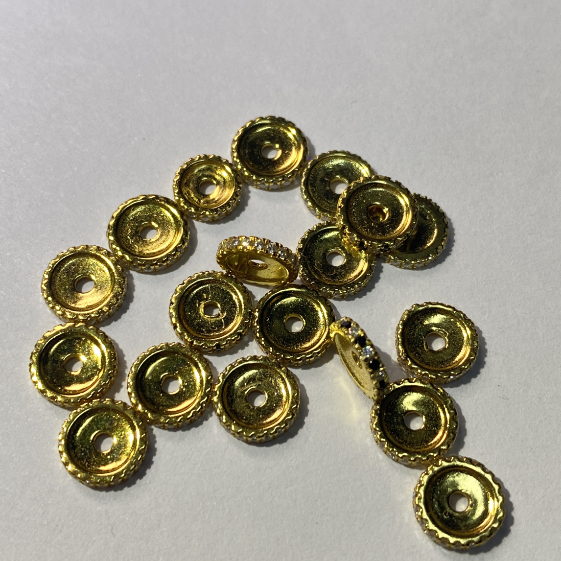 925银合成锆石银制品 S925银镀金直切钻片6MM一片（白/黑白）