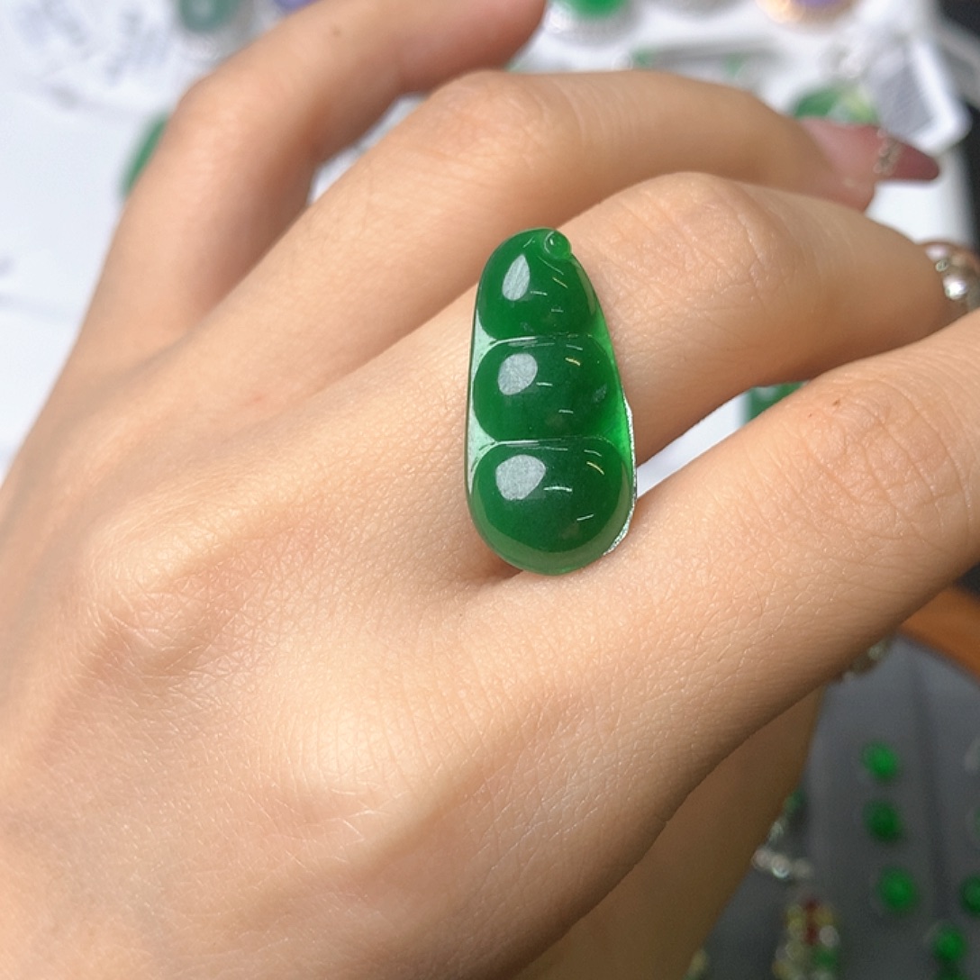 定制翡翠未镶嵌大*镶嵌定制