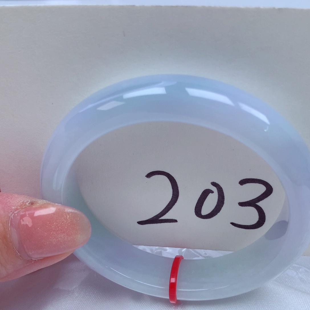 翡翠手镯未镶嵌翡翠