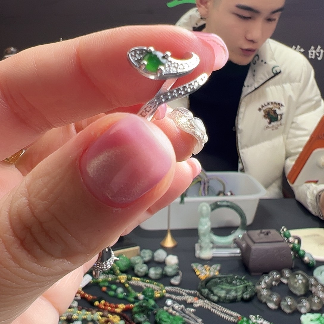 翡翠未镶嵌戒指19.9