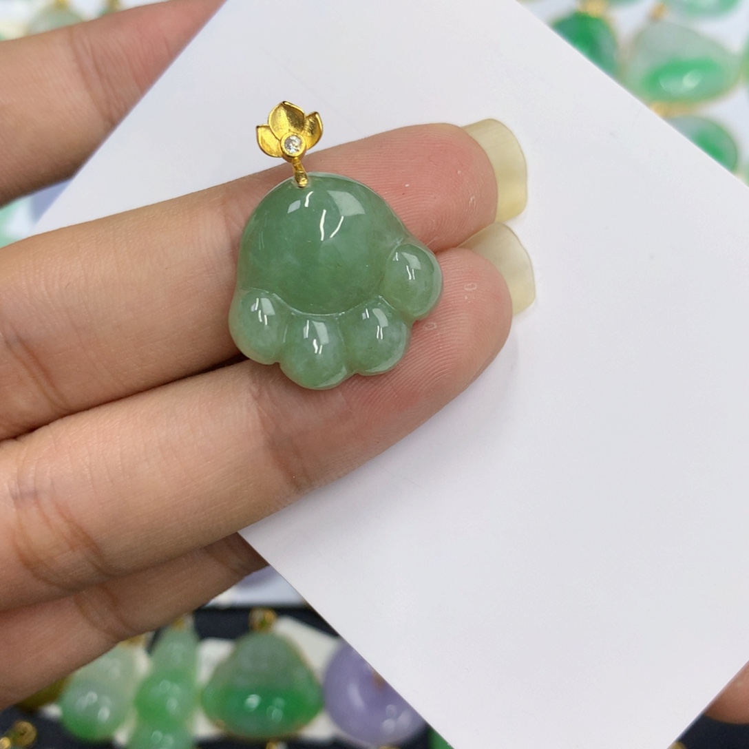 翡翠未镶嵌颈饰翡翠