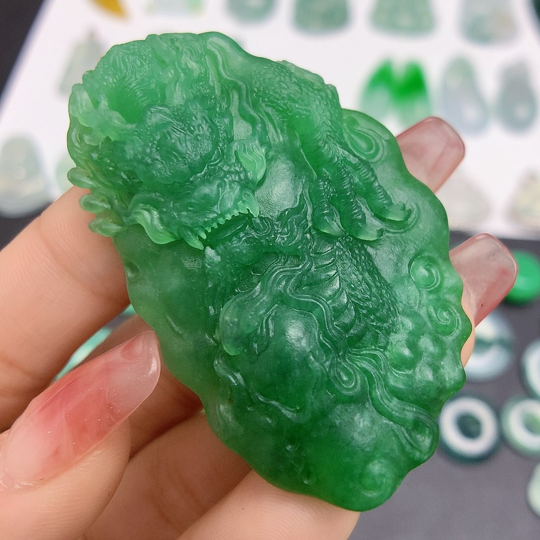 定制翡翠未镶嵌龙牌