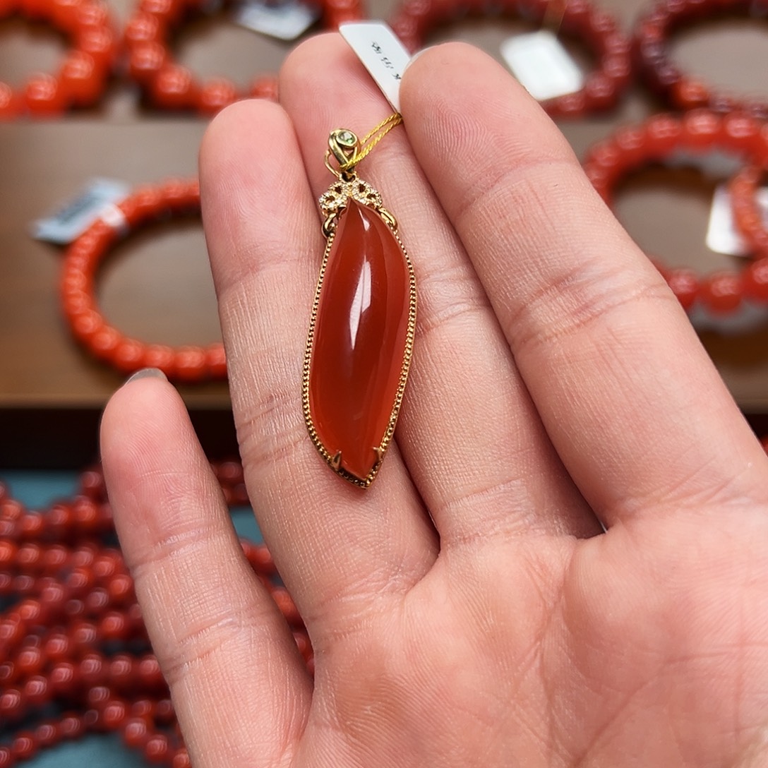 摘***录南红玛瑙18K金镶嵌手串