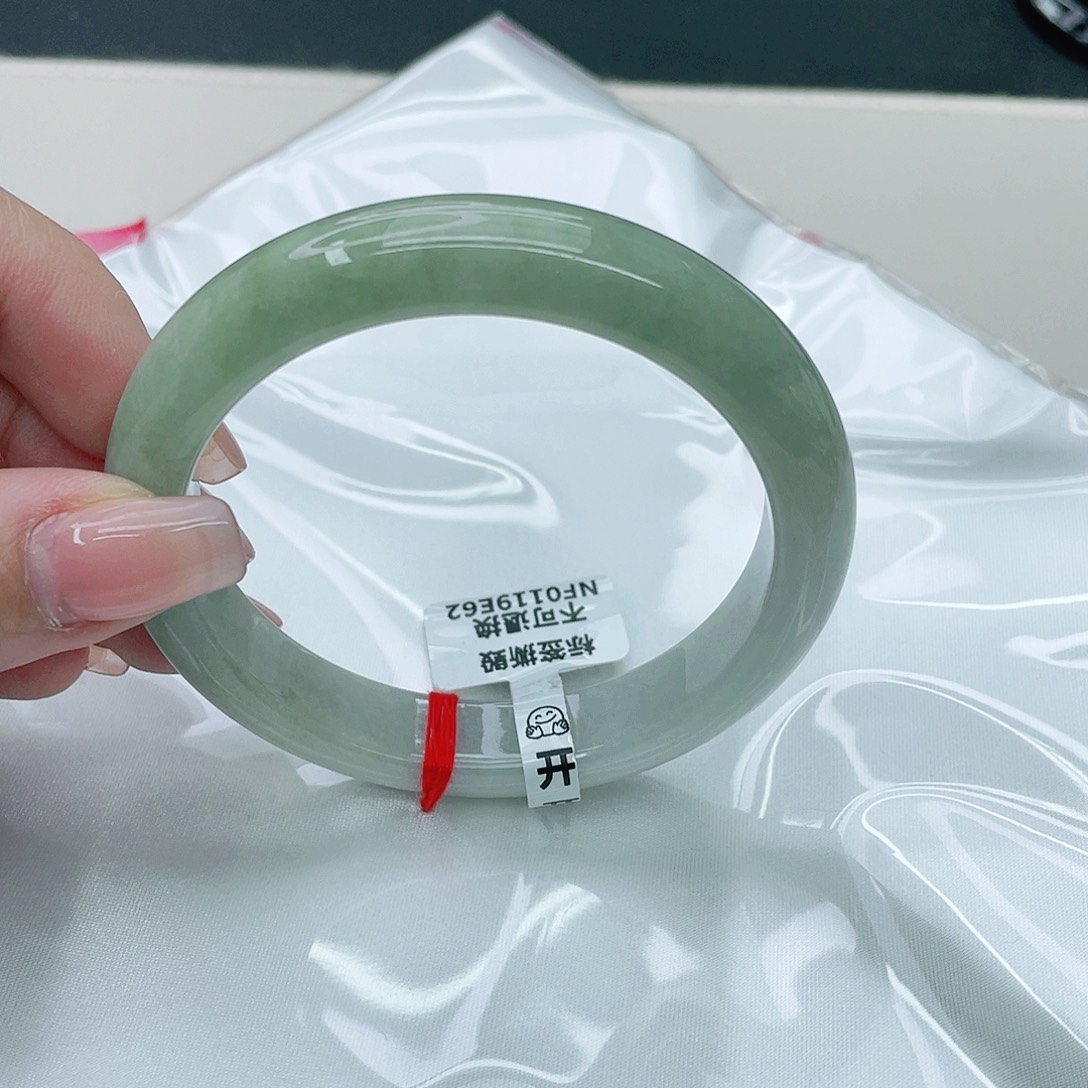 翡翠手镯未镶嵌正59.5