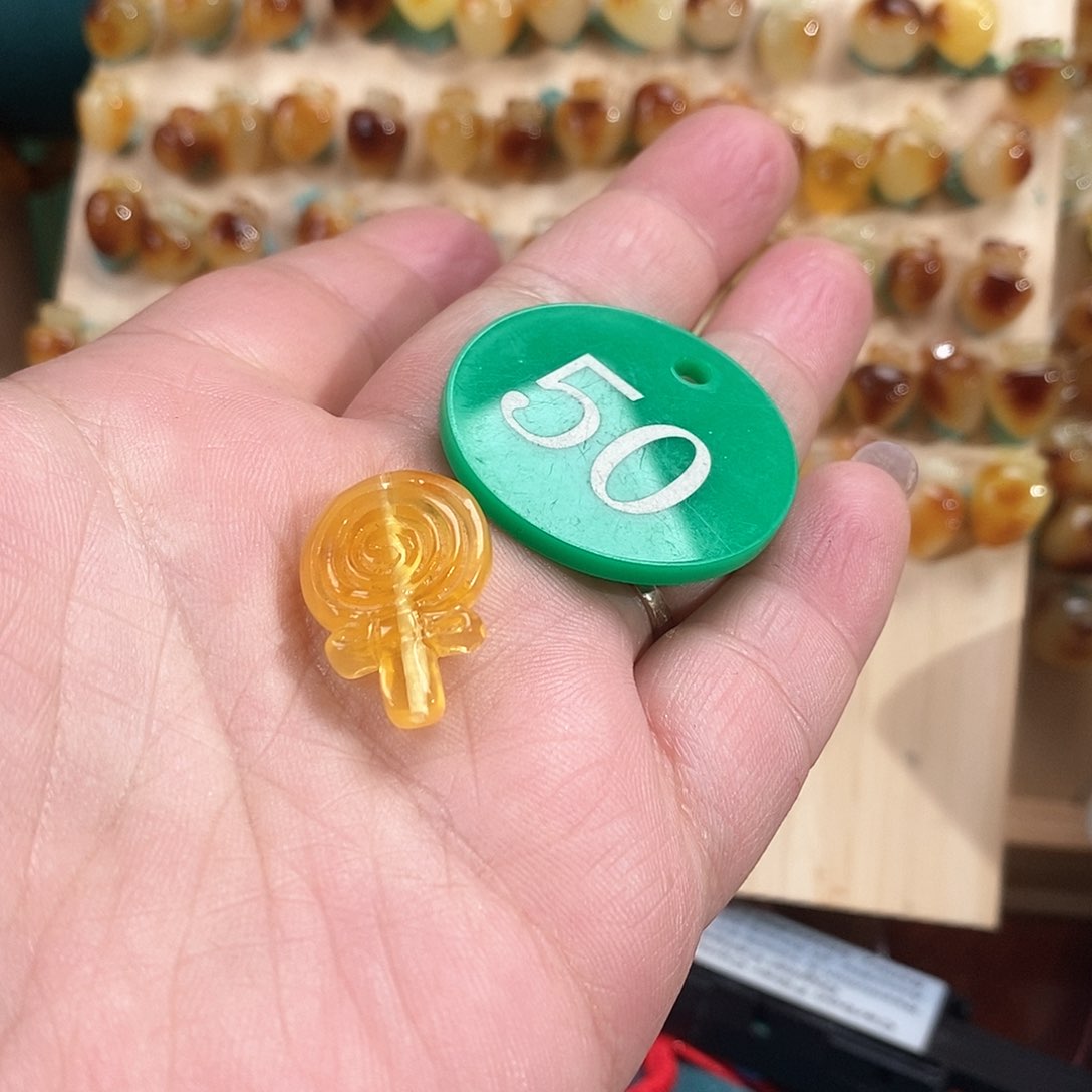 琥珀颈饰未镶嵌?****ᐝ裸石