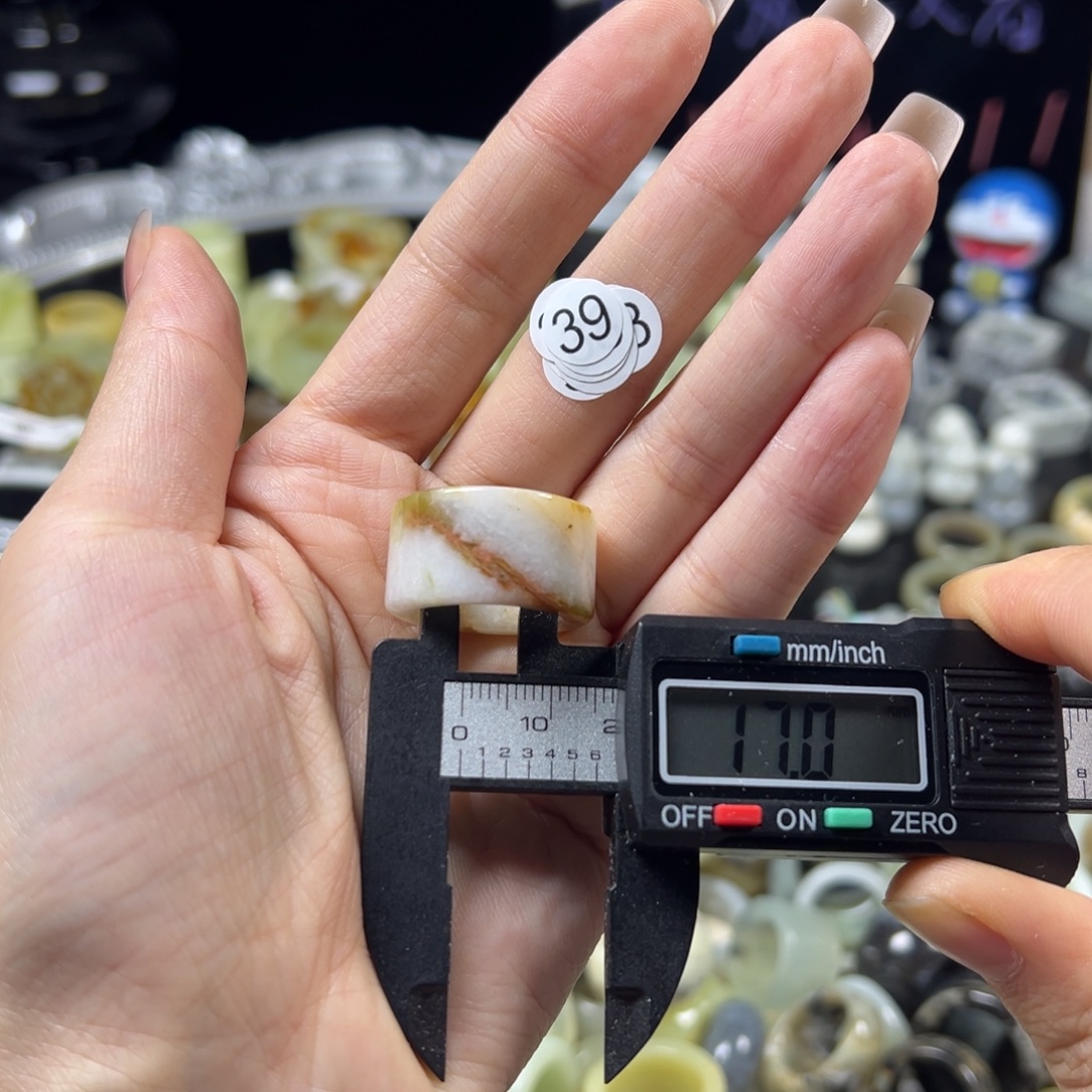 蛇纹石玉未镶嵌戒指