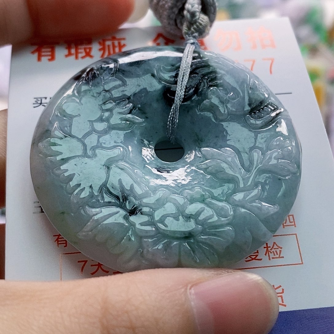 吊坠(不含链)未镶嵌翡翠