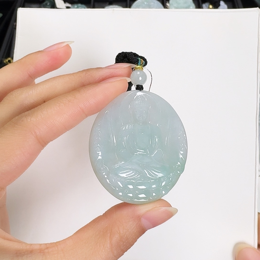 翡翠颈饰未镶嵌大日如来