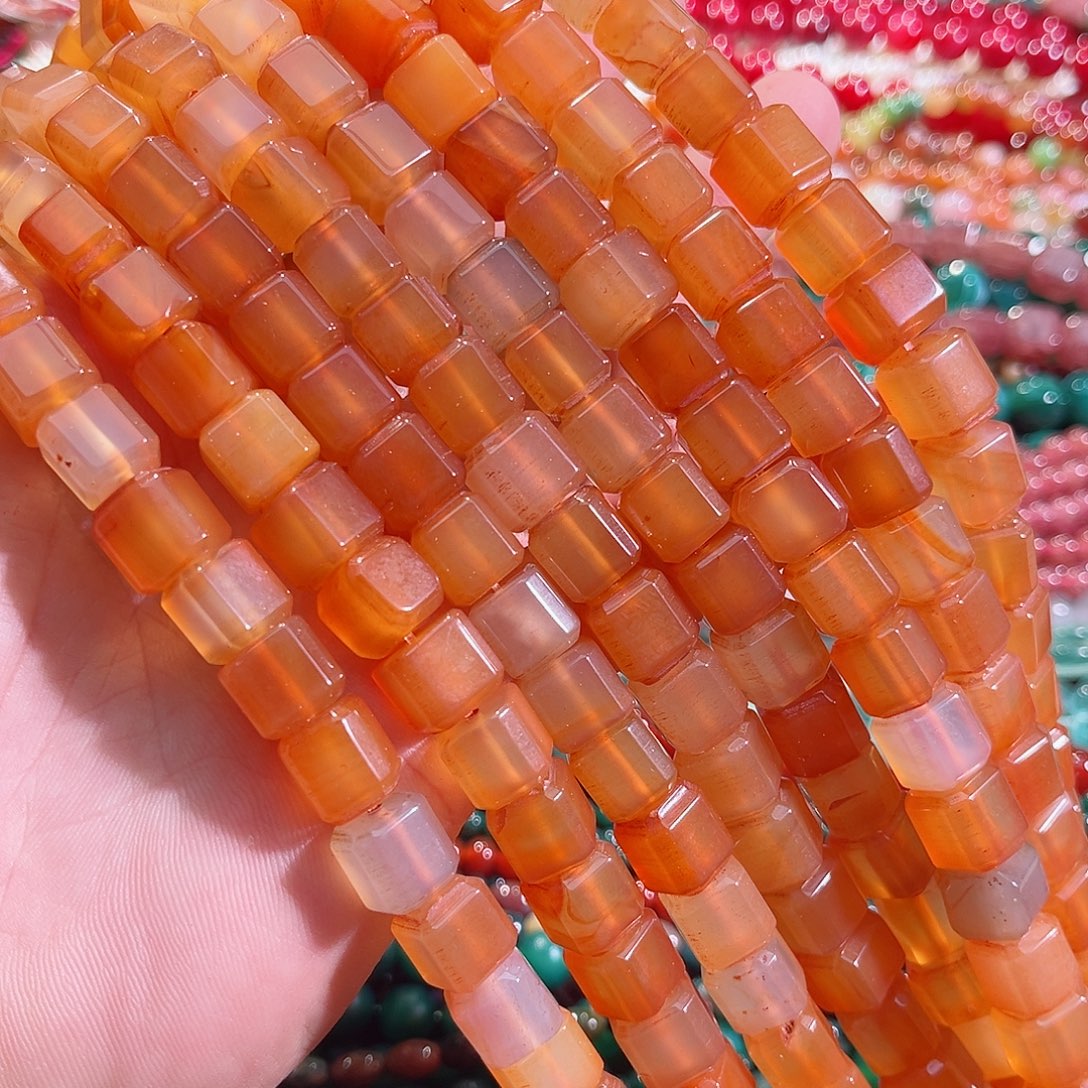 玛瑙/玉髓未镶嵌珠宝半成品粉盐源方糖一条10mm