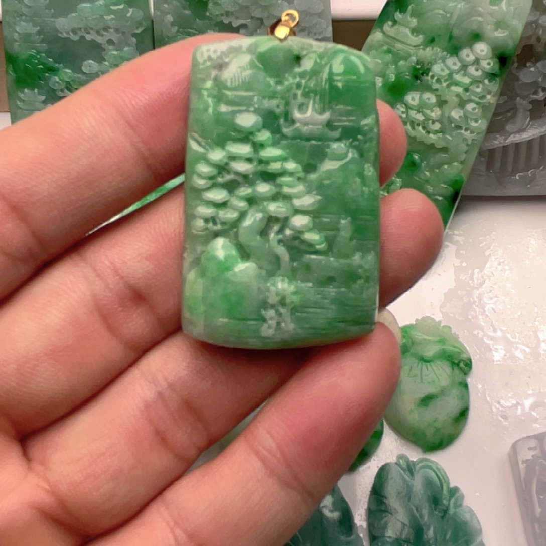 翡翠未镶嵌颈饰翡翠