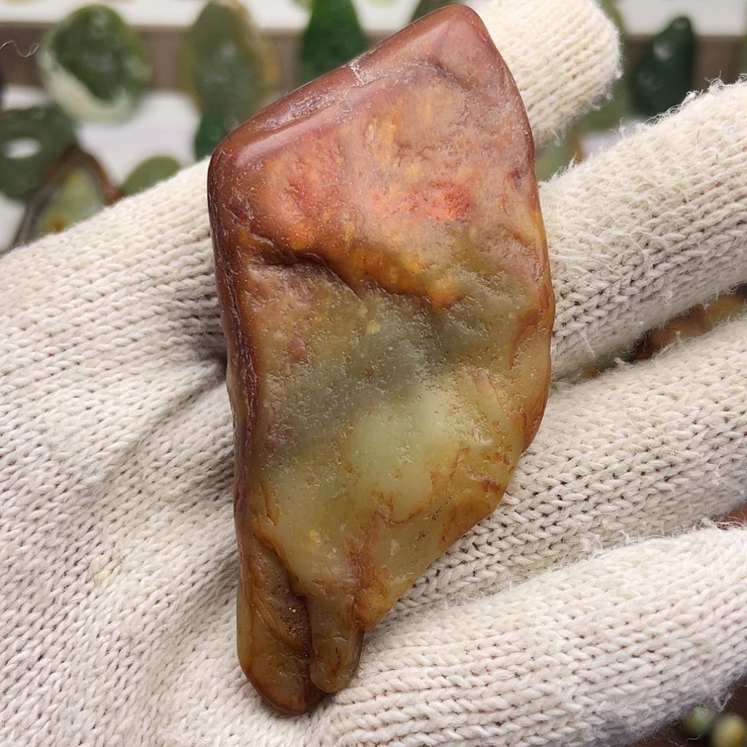 岫岩河磨玉（透闪石质玉）颈饰未镶嵌