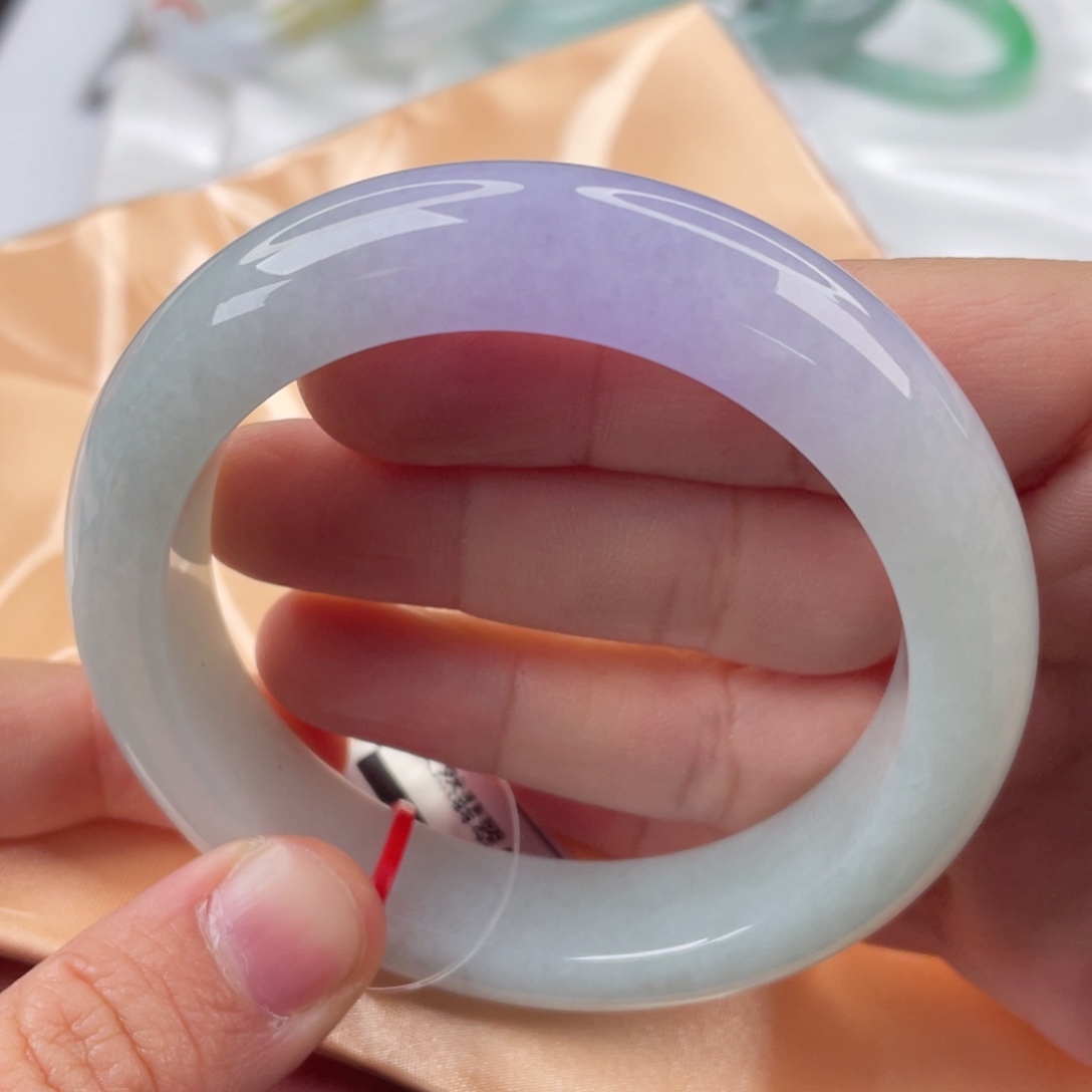 翡翠手镯未镶嵌58圈口