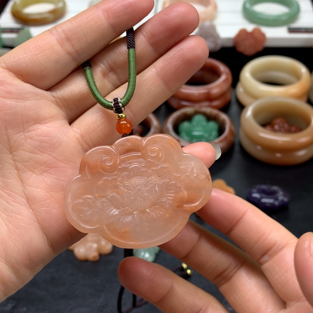 石英质玉吊坠未镶嵌