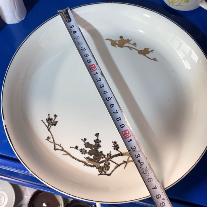 瓷片梅花雕金深盘微瑕疵