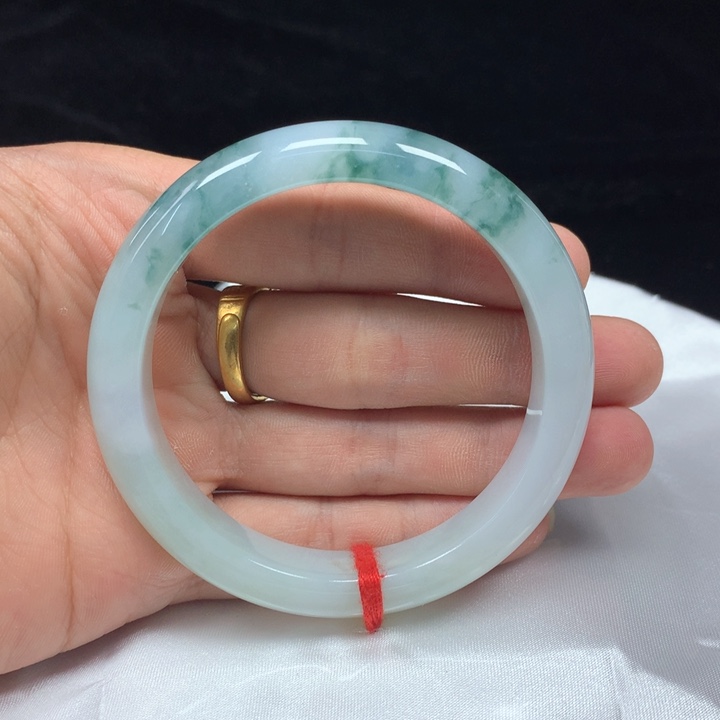 翡翠手镯（圆镯）未镶嵌56.3