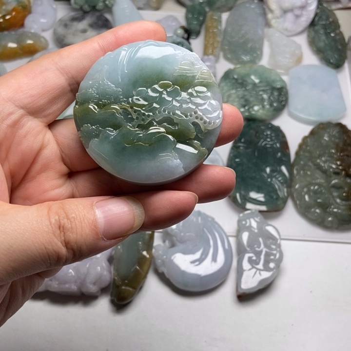 翡翠未镶嵌颈饰山水39