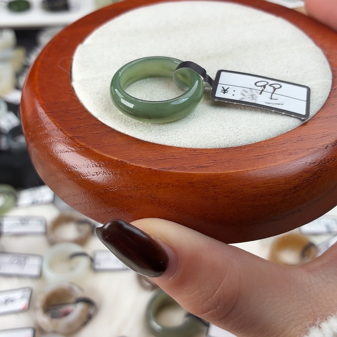 和田玉（糖玉）未镶嵌戒指Q36鸭蛋青泥鳅背内径17.8港码17