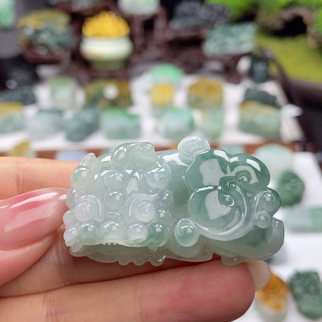 翡翠未镶嵌颈饰A2 冰胶飘花霸王貔貅