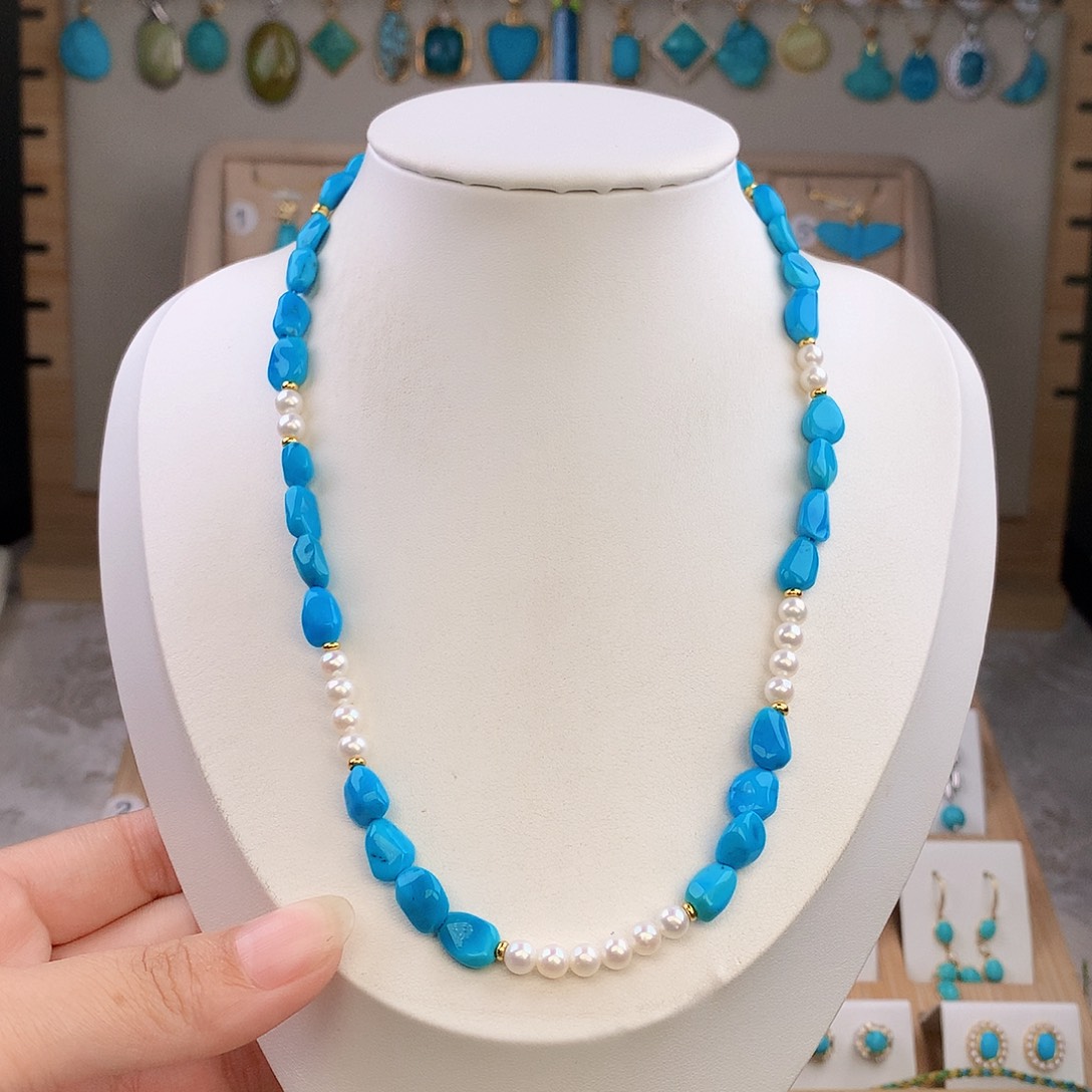 未镶嵌绿松石颈饰