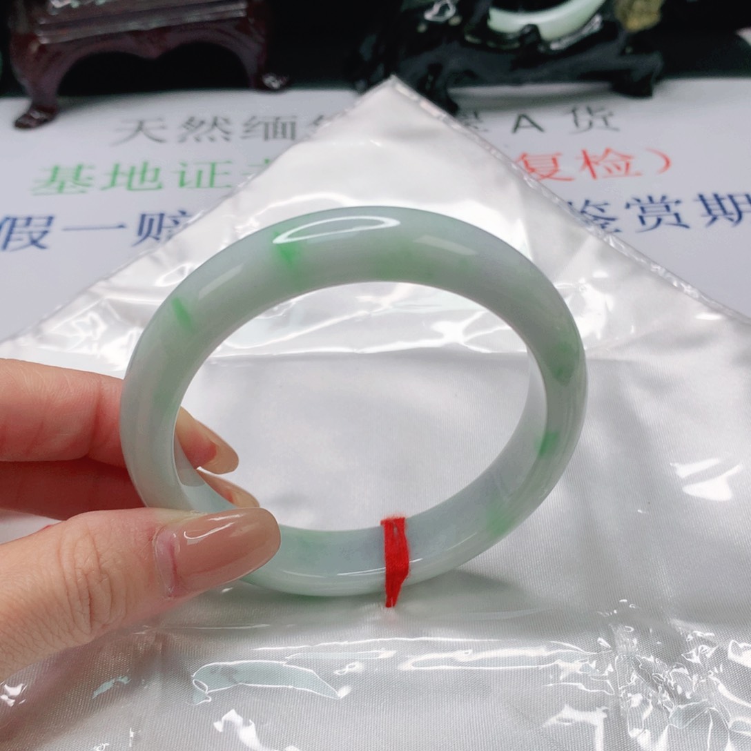 翡翠手镯未镶嵌缅甸天然A货翡翠