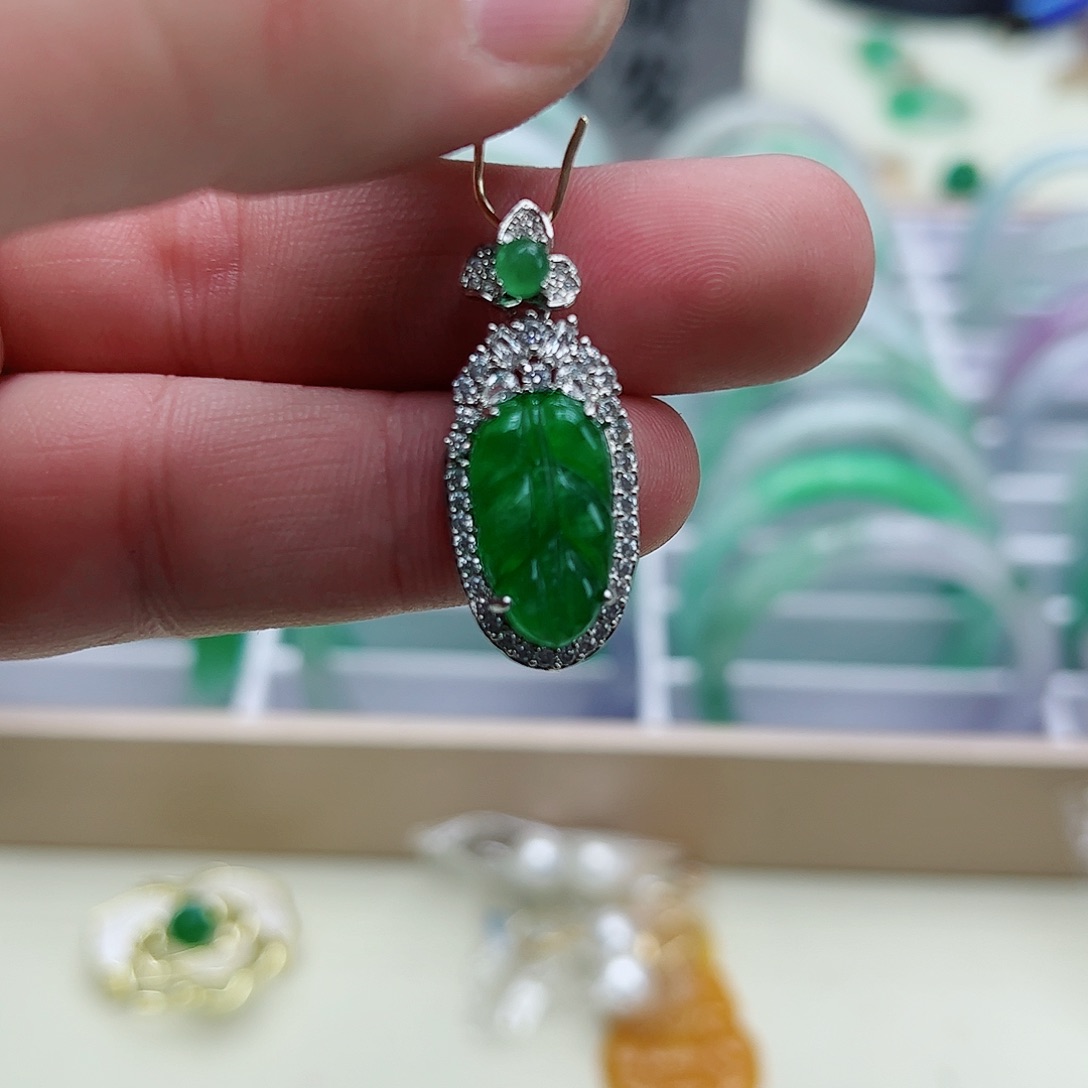 翡翠吊坠(赠链)银S925镶嵌