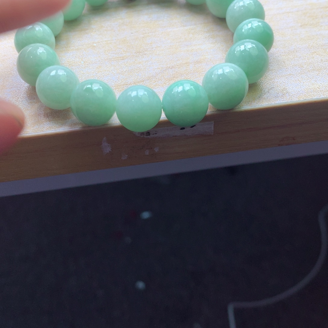 翡翠颈饰未镶嵌吊坠