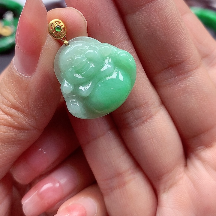 翡翠颈饰18K金镶嵌翡翠