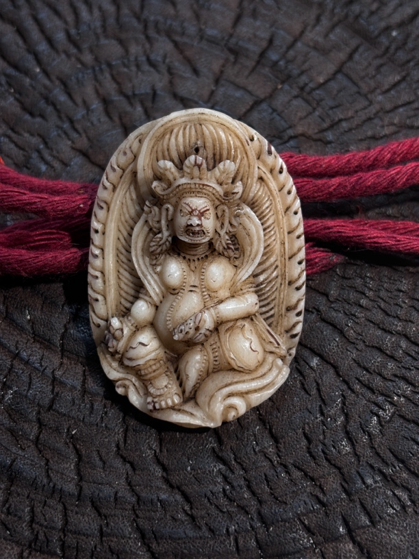 尼波尔法 衣片黄财 烏梵非遗手工编绳