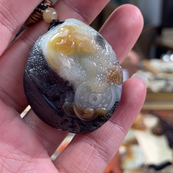 颈饰未镶嵌和田玉笙**离