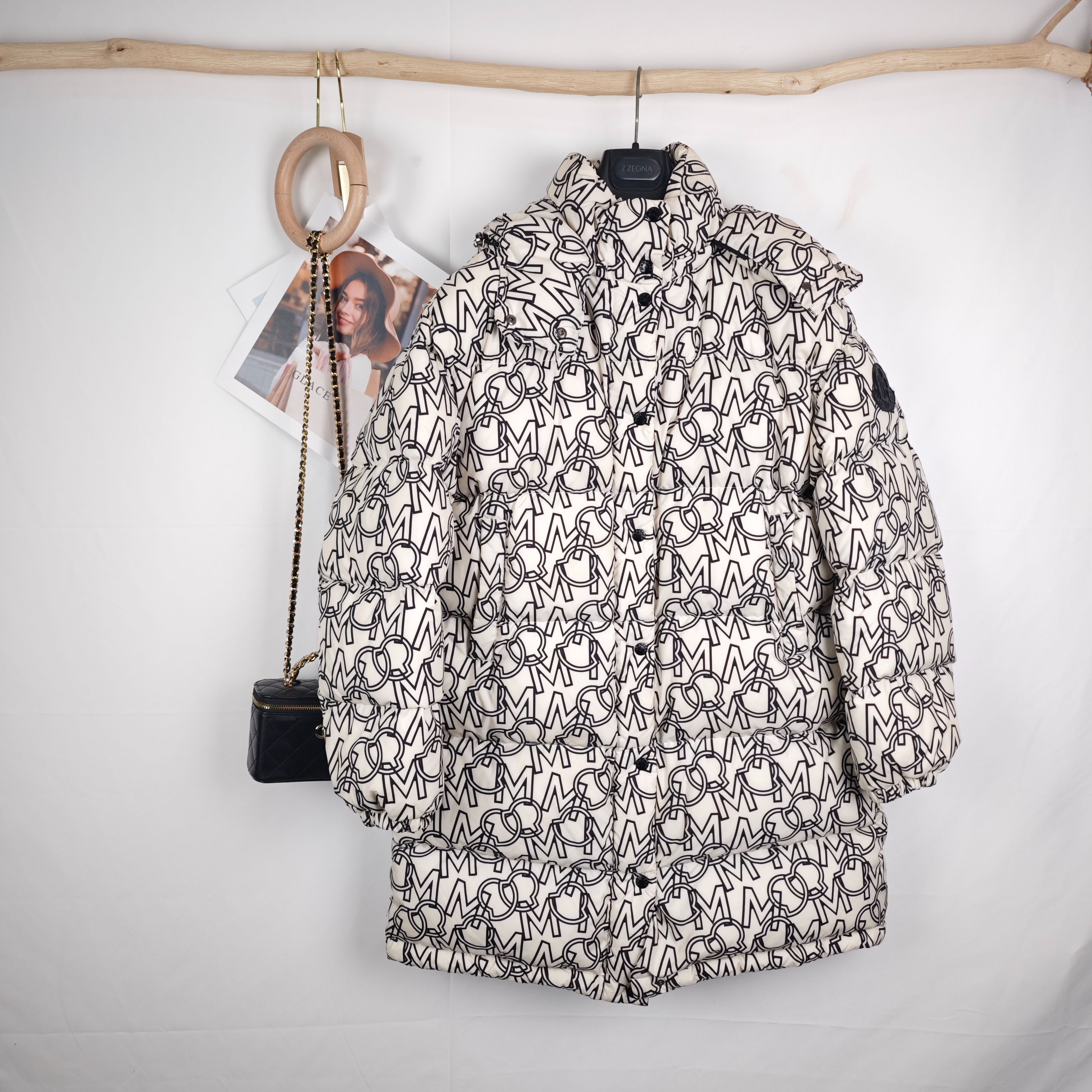 99新 MONCLER 海囤J/蒙口上衣/3码/dd61611